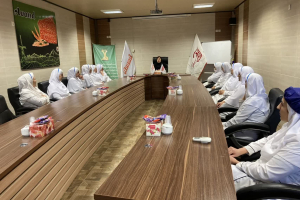 " کارشناس تغذیه خانم رحیمی "