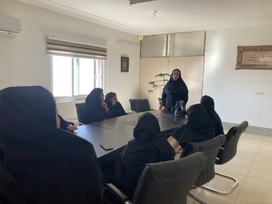 " حضور خانم مهری در کارخانه مصباح زاینده رود "