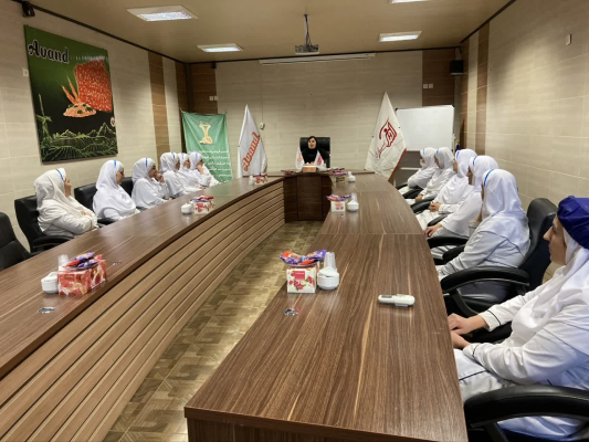 " کارشناس تغذیه خانم رحیمی "