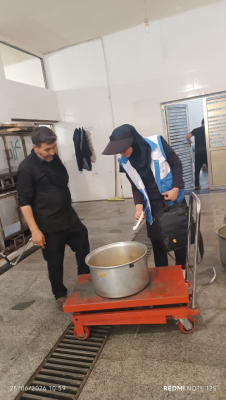 نظارت میدانی بازرسان بهداشت بر تهیه و توزیع نذورات عاشورای حسینی