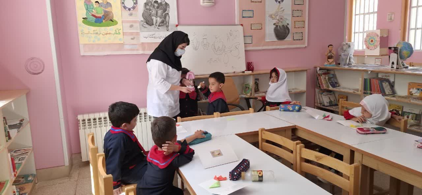 برگزاری برنامه‌های آموزشی و معاینه دهان و دندان