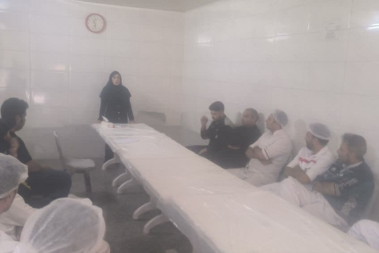 ⭕️برگزاری جلسه آموزشی تغذیه  در کارخانه پنیر بصیر شهر هرند 