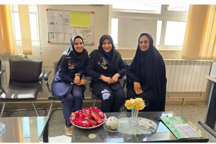 ⭕️ دیدار کارشناس مدارس با مدیر مدرسه