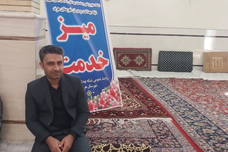 " حضور معاون محترم بهداشتی در نماز جمعه میز خدمت "