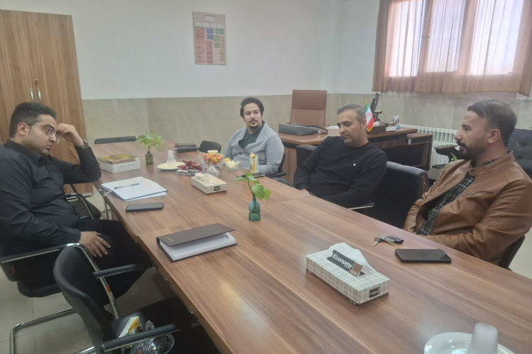 " برگزاری جلسه برون بخشی مدیر شبکه با دهیار و مسئول فنی داروخانه اسلام آباد "