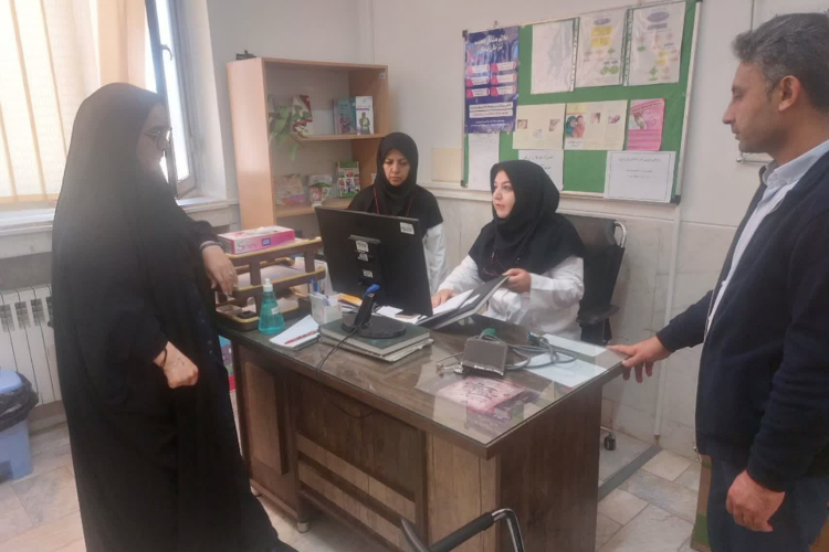  بازدید کارشناس محترم گسترش مرکز بهداشت استان از ستاد شبکه بهداشت‌ و‌ درمان شهرستان هرند و مرکز خدمات جامع سلامت شبانه روزی هرند واسلام آباد