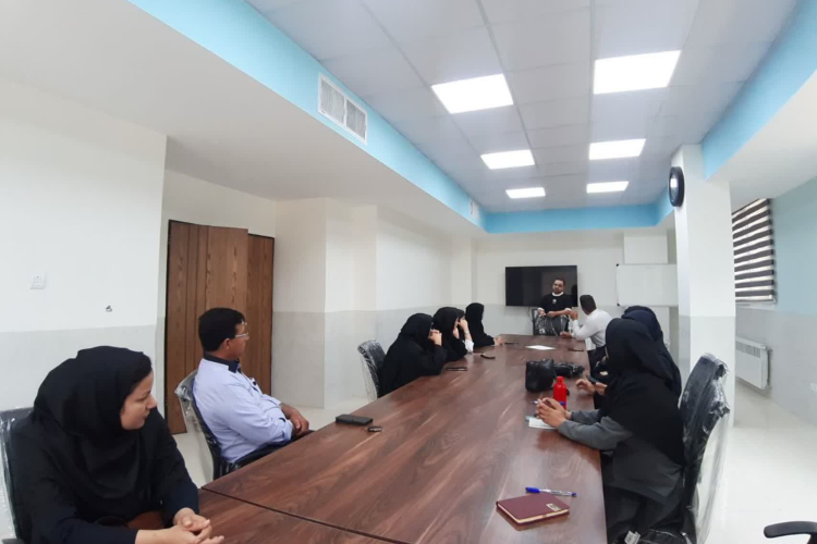 " کارگاه آموزشی کمک های اولیه در شرایط جنگی و خودمراقبتی در بحران "