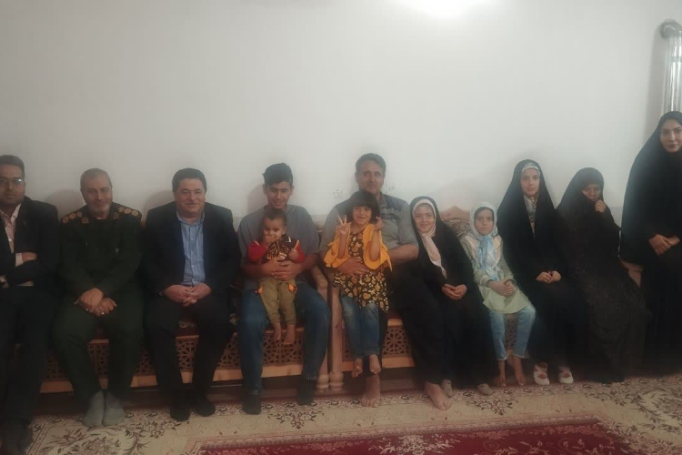 " حضور در خانواده 6 نفره هاشم آباد در هفته ملی جمعیت "  