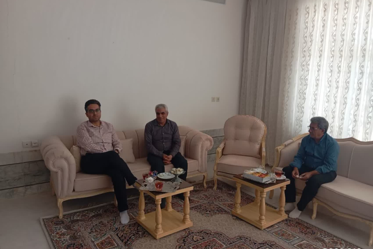 ⭕️تجلیل مدیر شبکه بهداشت و درمان شهرستان هرند از جانبازان و ایثارگران به مناسبت هفته دفاع مقدس