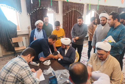 " تست فشار خون  و قند خون در حوزه علمیه "