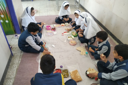 " تغذیه سالم در مدارس در اسلام آباد و روستاها "