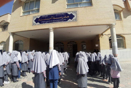 معاینه دانش آموزان وآموزش بهداشت فردی وپیشگیری از پدیکلوز اسلام آباد "