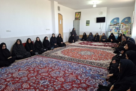 " خانم مهری کارشناس مادران "