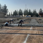 عملیات بتن‌ریزی و احداث ساختمان جدید مرکز خدمات جامع سلامت شبانه‌روزی شهدای اژیه