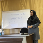 " خانم محمدی کارشناس کودکان "