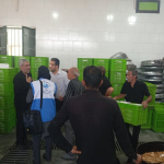  "بازدید مشترکی توسط آقای دکتر فراهانی و مهندس احسانی کارشناس بهداشت محیط از مراکز تهیه و توزیع غذاهای نذری شهر هرند "